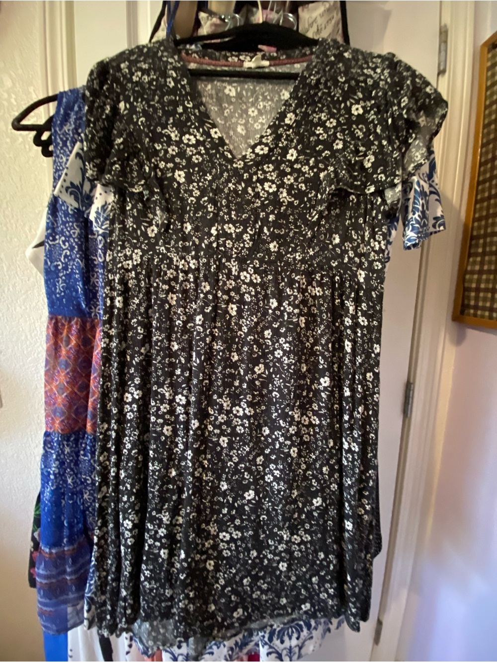 Women's Black Floral V-Neck Tunic Dress